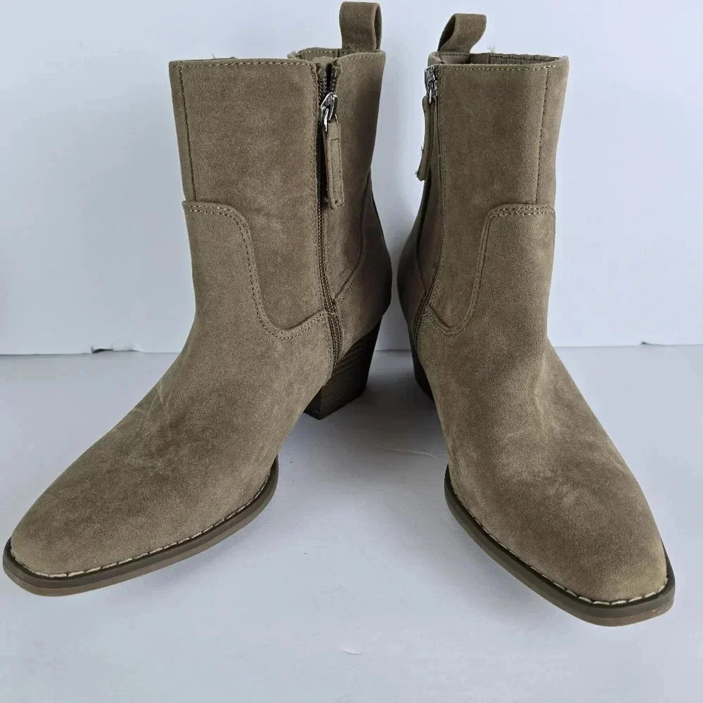 Universal Threads Western Faux Suede Heeled Zip Up Boot Size 8.5 Boho Fall Cozy